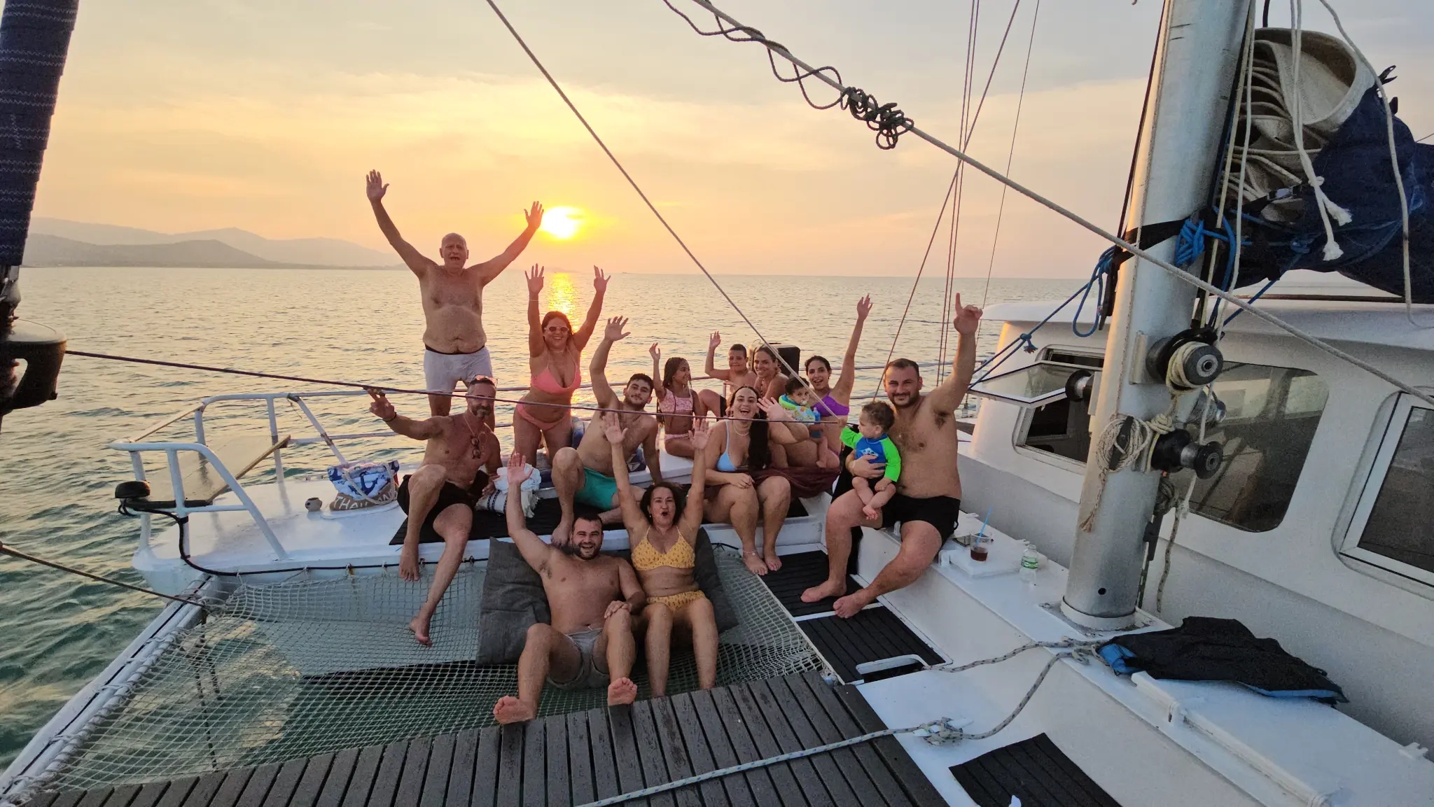 8 Hours private yacht charter